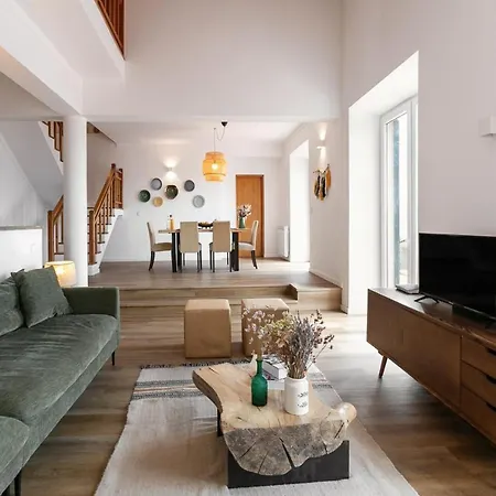 Alma Villa